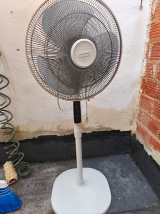 Ventilador Rowenta - Gris y Blanco