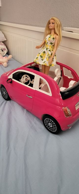 Barbie e Fiat 500 rosa