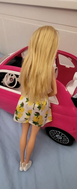 Barbie e Fiat 500 rosa