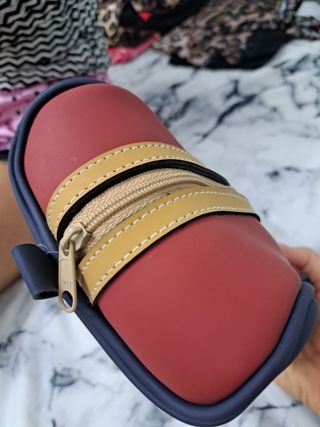 Pochette unisex blu e rossa