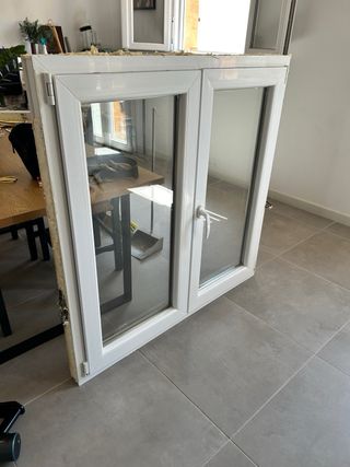 Ventana PVC Oscilobatiente blanca