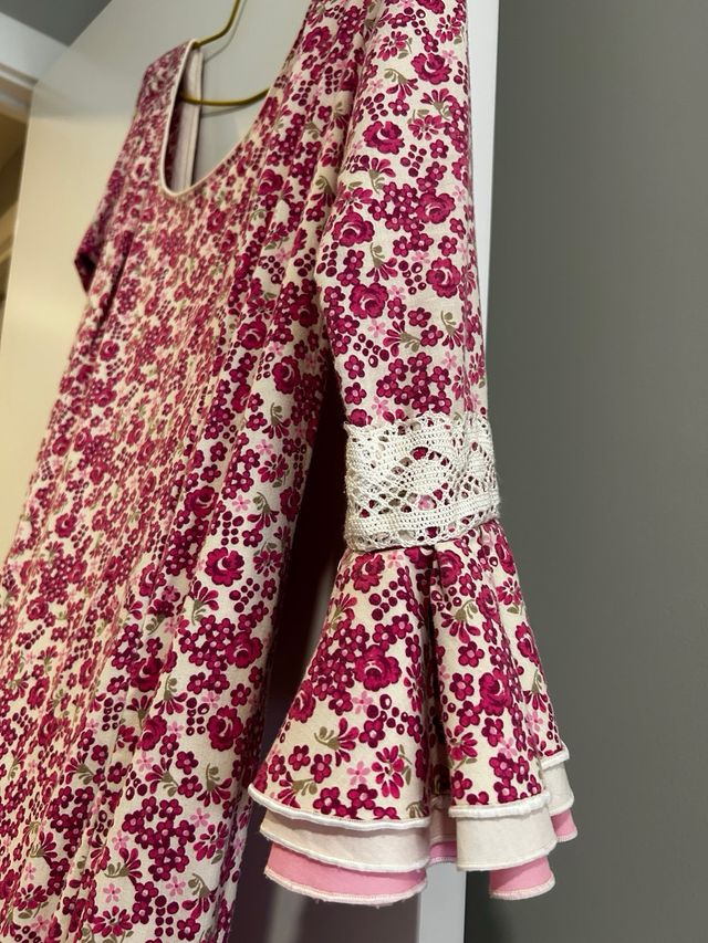 Traje Flamenca Flores Rosa Rojo