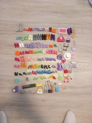 Zapatos,bolsos, gafas, gorros, complementos Barbie
