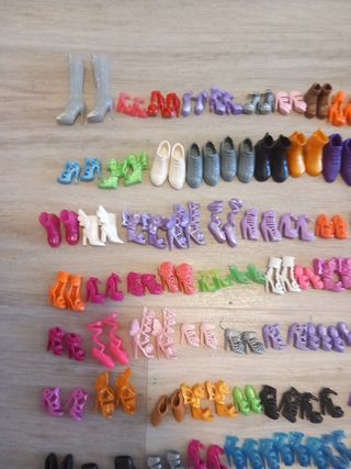 Zapatos,bolsos, gafas, gorros, complementos Barbie