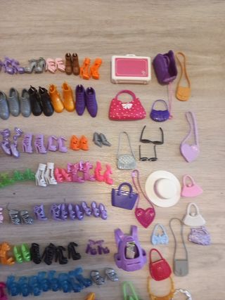 Zapatos,bolsos, gafas, gorros, complementos Barbie