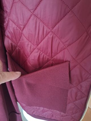 Chaqueta Purificación García granate