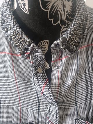 Camisa cuadros gris-rojo