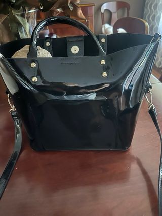 Bolso negro Parfois charol