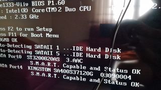 CPU Intel con  3 Discos Duros y tarjeta WiFi 