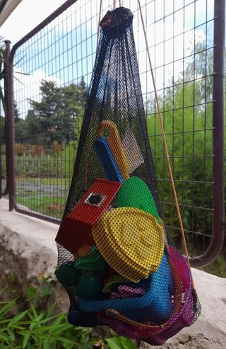 Juguetes playa: cubos, palas, moldes