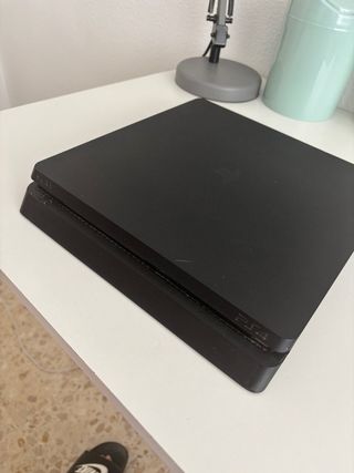 PS4 Slim 500GB - PlayStation 4