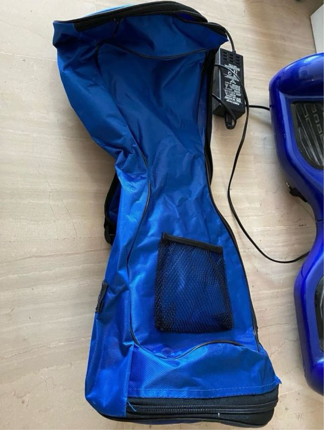 Patinete eléctrico azul