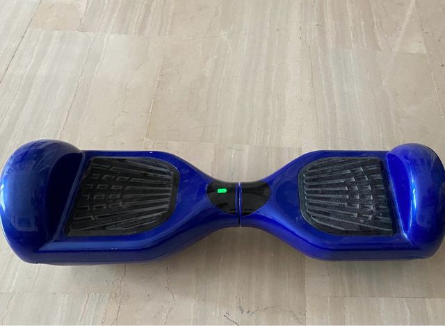 Patinete eléctrico azul