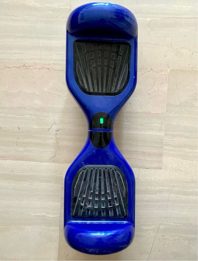 Patinete eléctrico azul