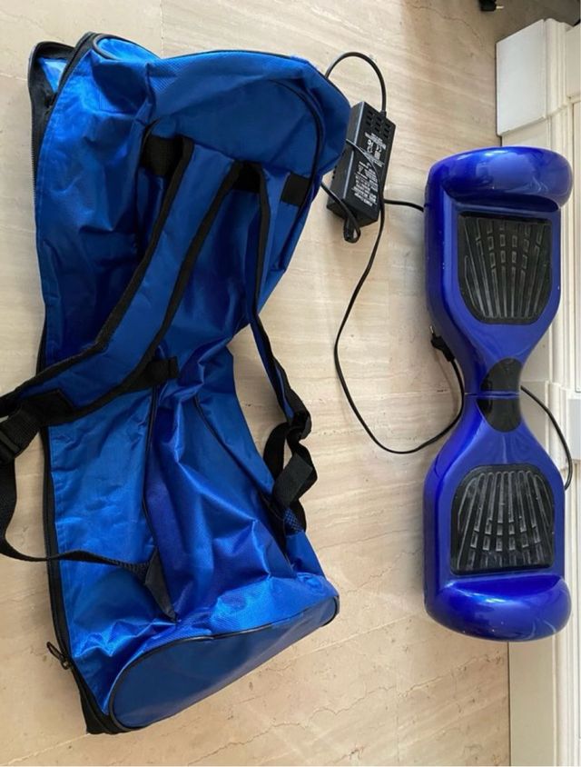 Patinete eléctrico azul