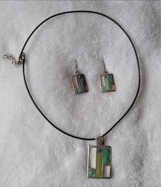 Conjunto collar y pendientes azul turquesa