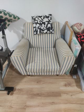 Butaca rayada beige y azul