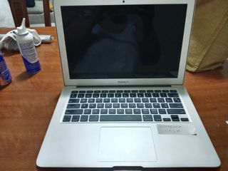 MacBook Air - Portátil plateado como nuevo