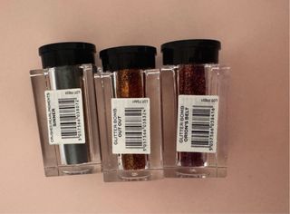 Pigmentos con Brillo y glitters Revolution