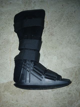 Bota ortopedica talla M
