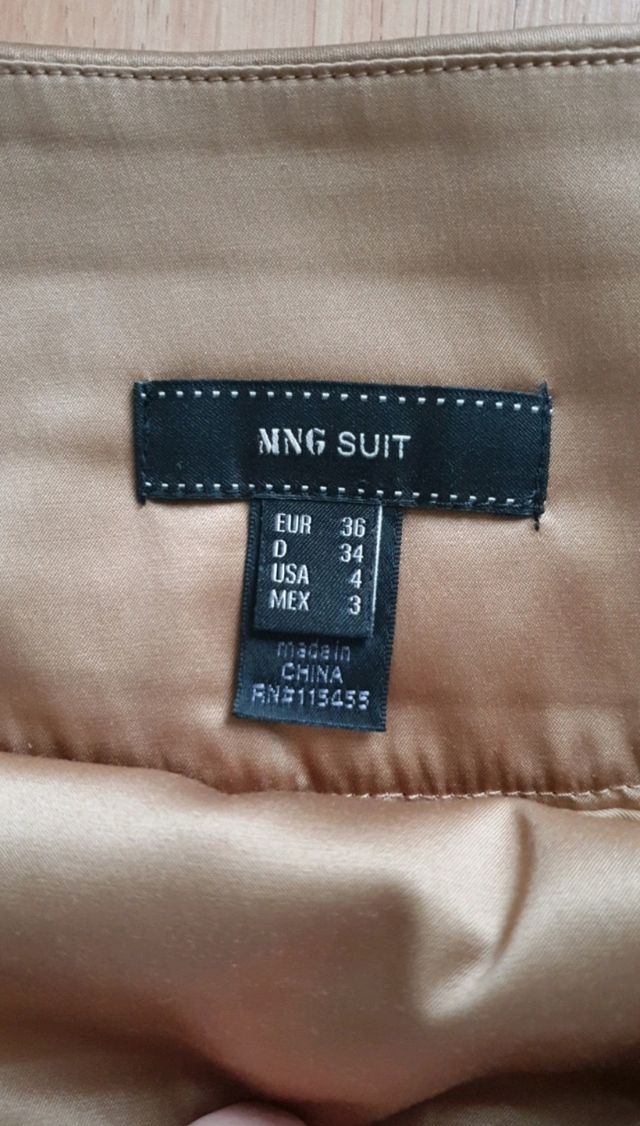 Mini falda dorada Mango