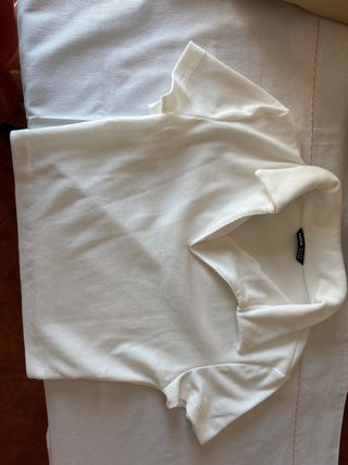 Top blanco cuello pico - S