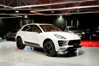 Porsche Macan TURBO