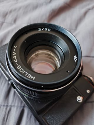 Cámara analógica Zenit 11 + Helios 44m