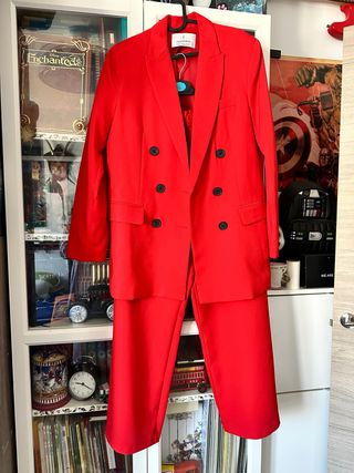 Traje rojo mujer - chaqueta y pantalón