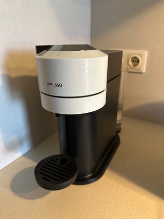 Cafetera Nespresso Vertuo - Blanca