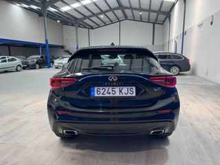 Infiniti Q30 1.6 T