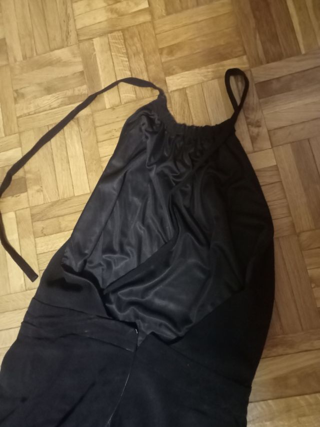 Mono de vestir cuello halter espalda descubierta