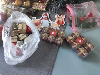 Addobbi Natale: palline oro e rosse e mix .......