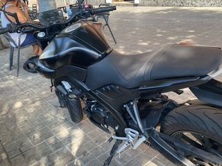 Yamaha MT-125 negra mate