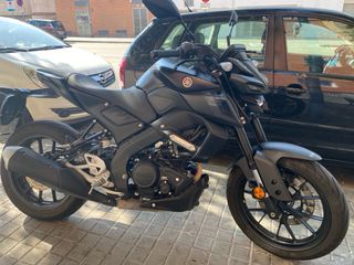 Yamaha MT-125 negra mate
