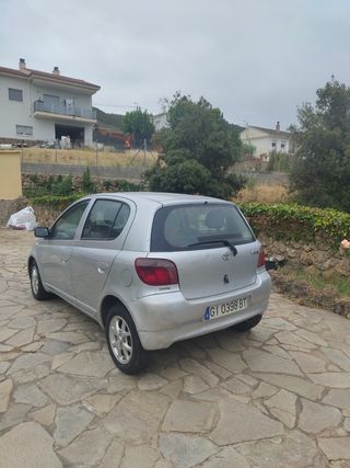 Toyota Yaris 2000
