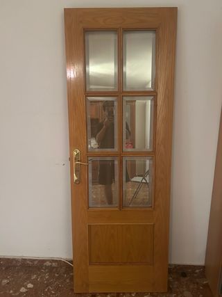 2 Puertas interiores con cristalera