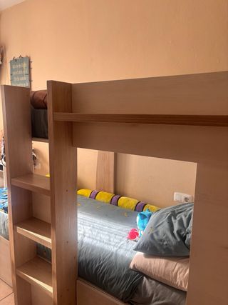 Litera infantil con armario