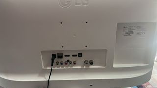 TELEVISOR  LG 24" Blanco