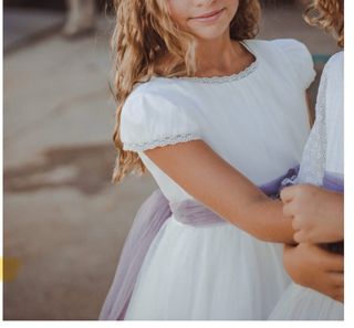 Vestido comunión niña blanco con cinturón malva