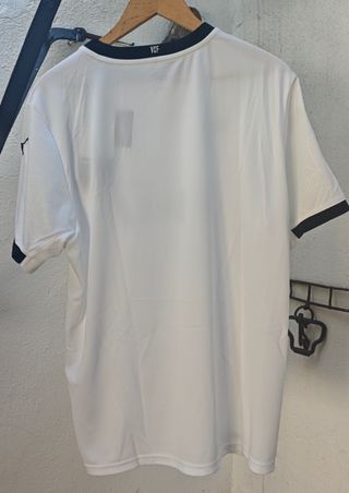 Camiseta del Valencia CF. Temporada 2021-22. L.