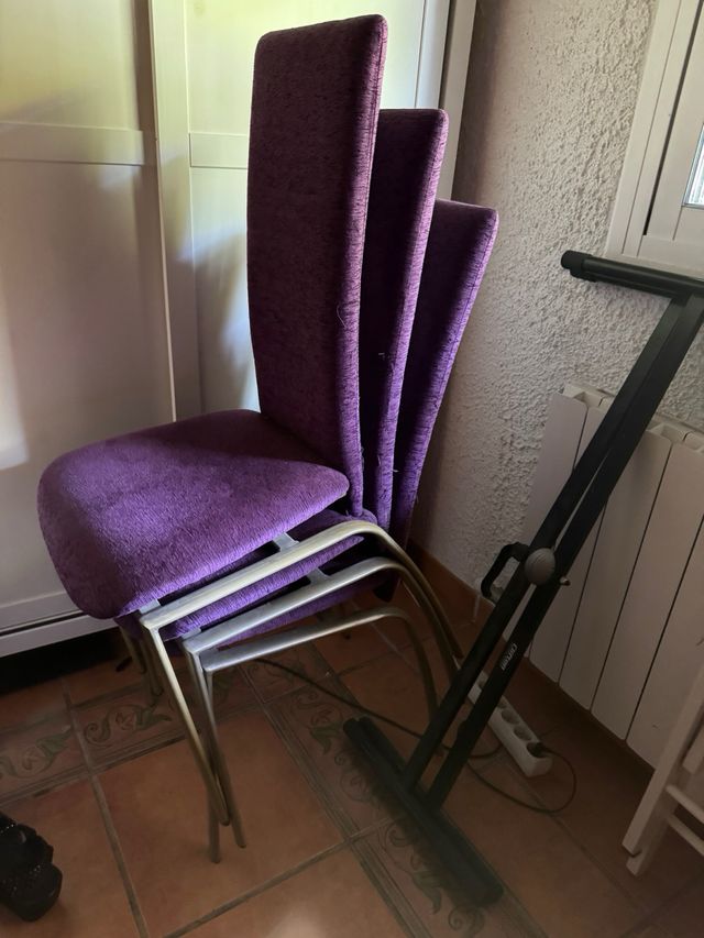 Silla comedor morada metal