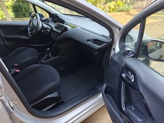 Peugeot 208 2016