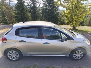 Peugeot 208 2016