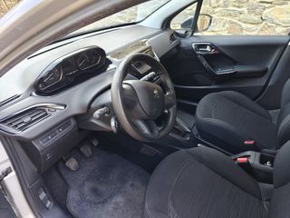 Peugeot 208 2016