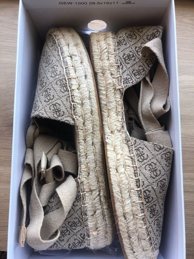 Alpargatas Guess beige talla 40