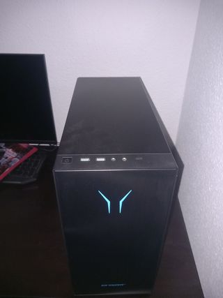 PC Gamer Erazer i5 mando teclado raton