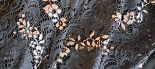 Completo Camicia in pizzo Kocca con top neri