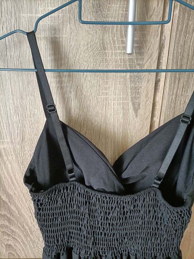 Vestido negro fiesta / evento / invitada