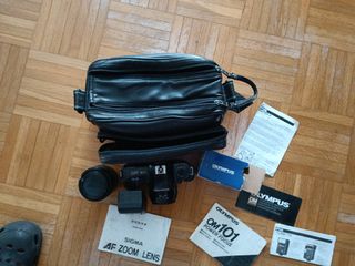 Olympus OM101: Cámara réflex con bolsa